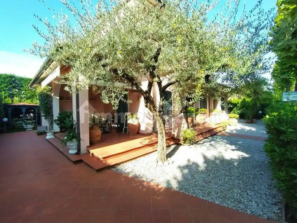 Villa in vendita a Forte dei Marmi