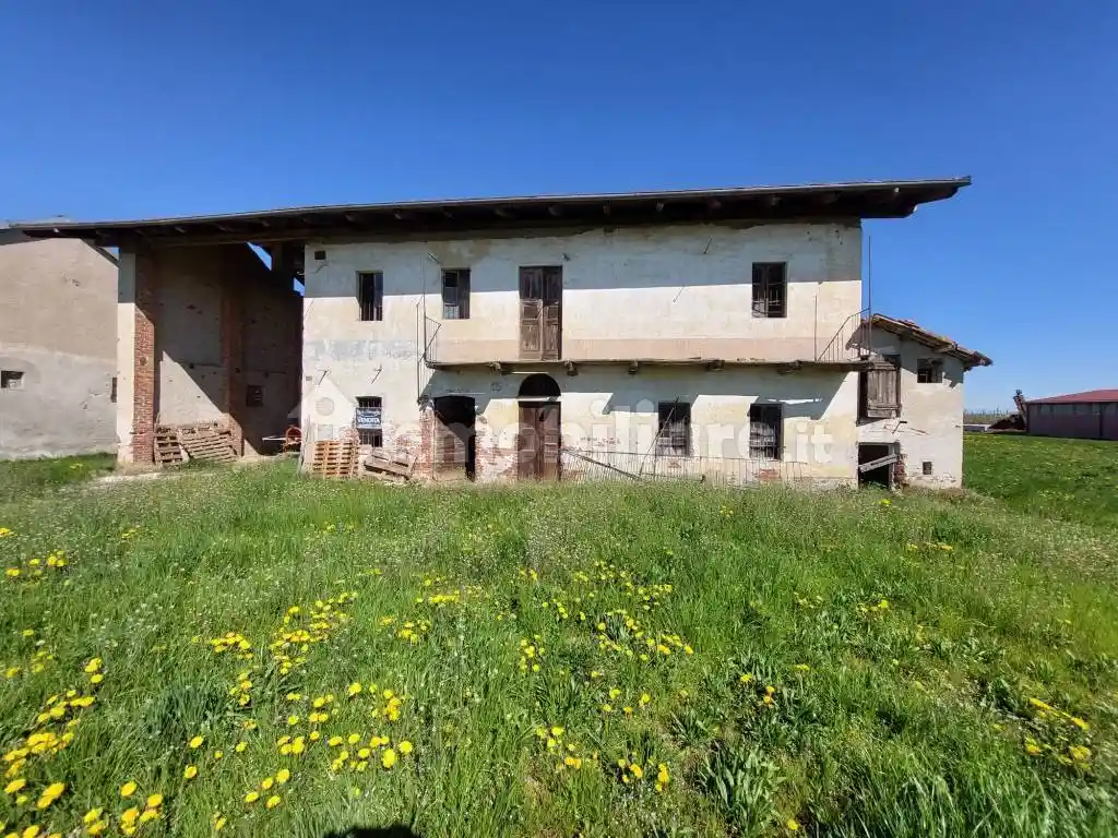 Rustico - Casale in vendita a Scarnafigi