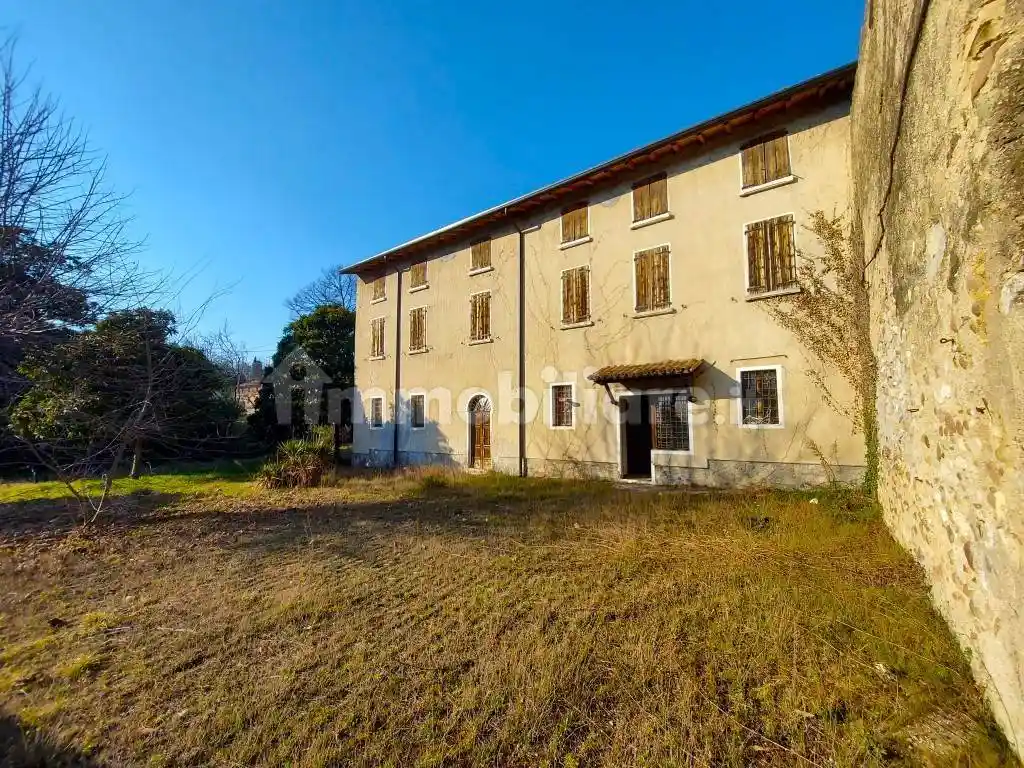 Rustico - Casale in vendita a Solferino