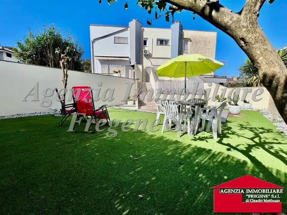 Villetta a schiera in vendita a Fiumicino