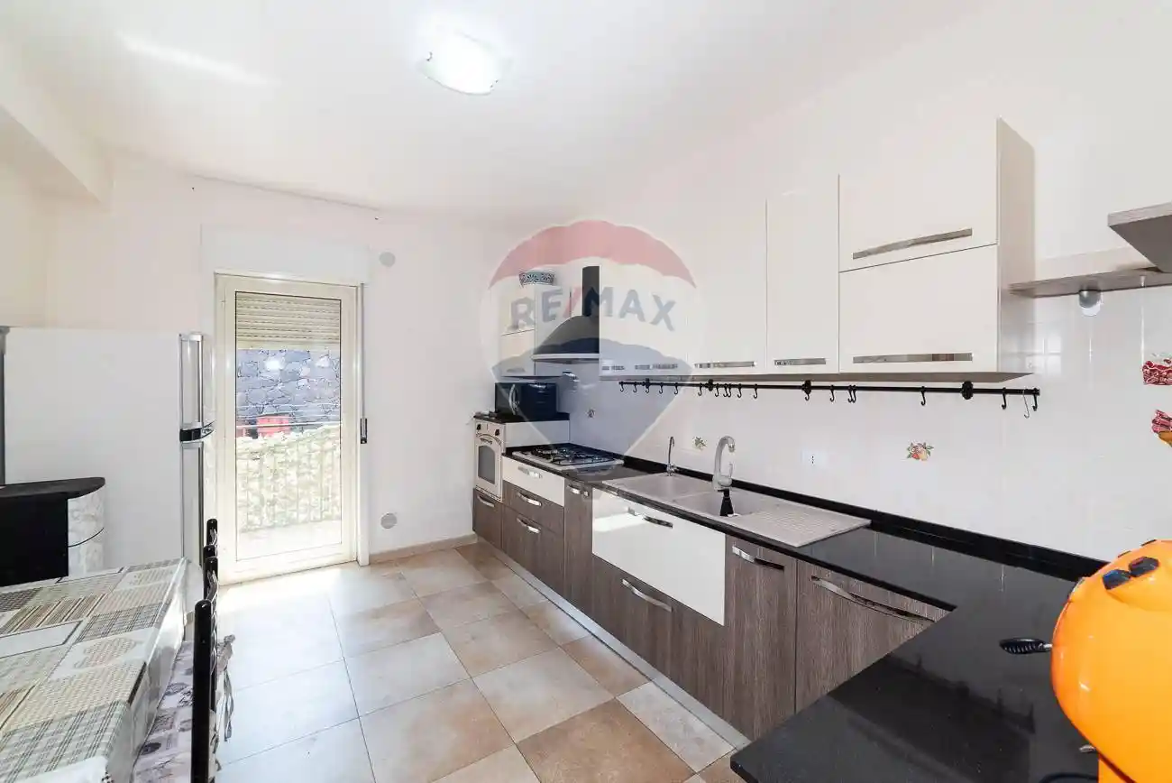 Appartamento in vendita a Camporotondo Etneo