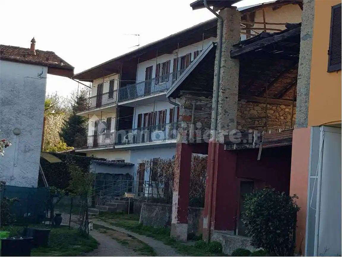 Rustico - Casale in vendita a Meina