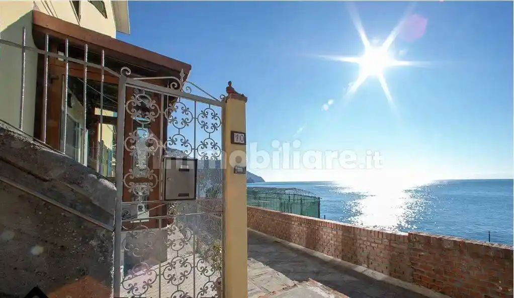 Appartamento in vendita a Vernazza