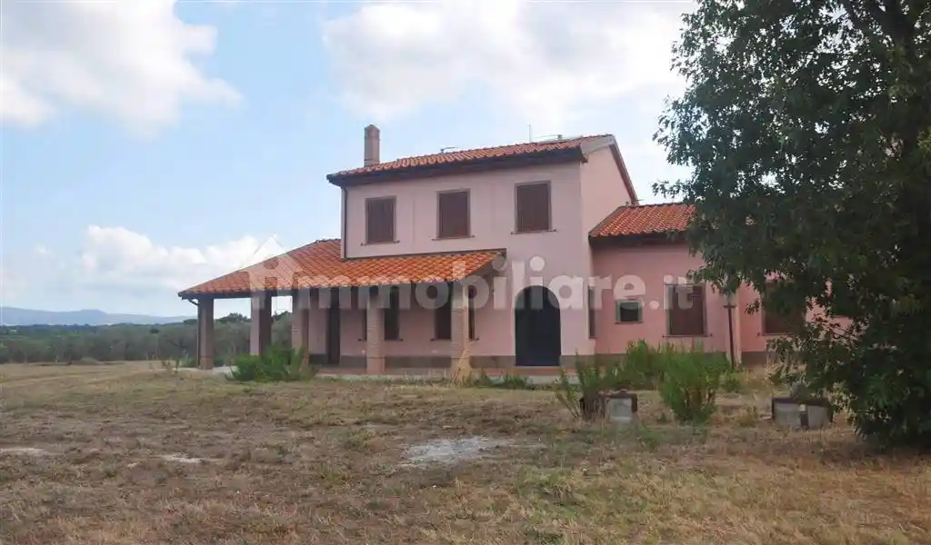 Villa in vendita a Cecina