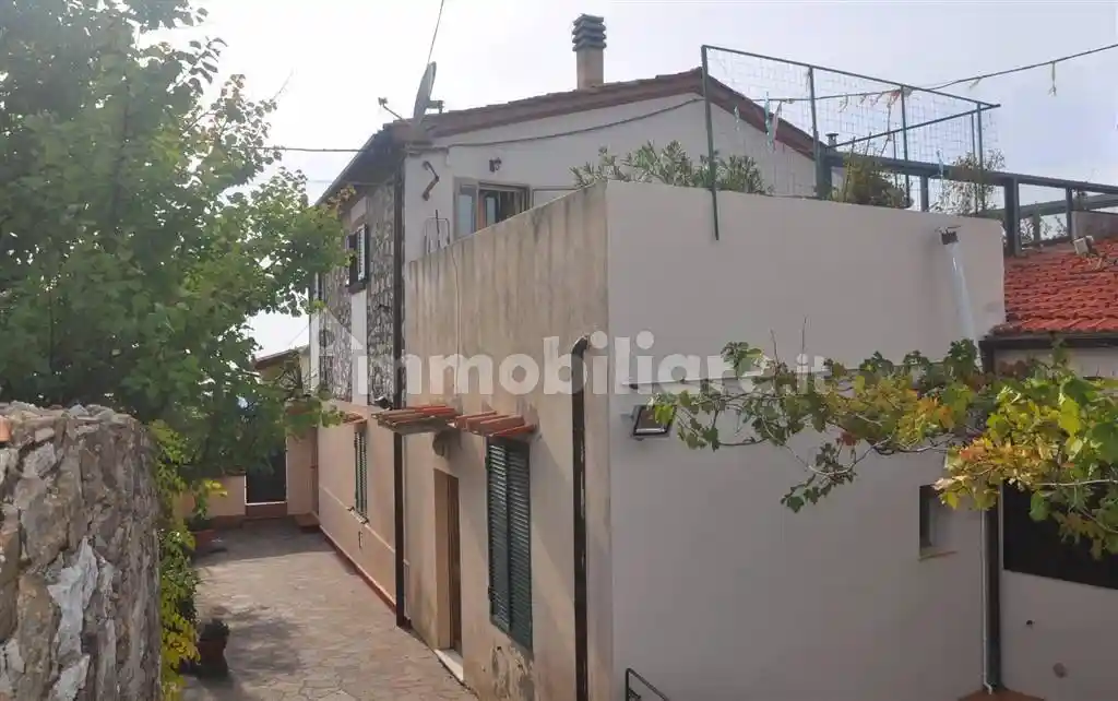 Appartamento in vendita a Castellina Marittima