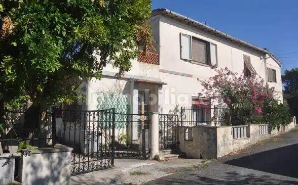 Appartamento in vendita a Castellina Marittima