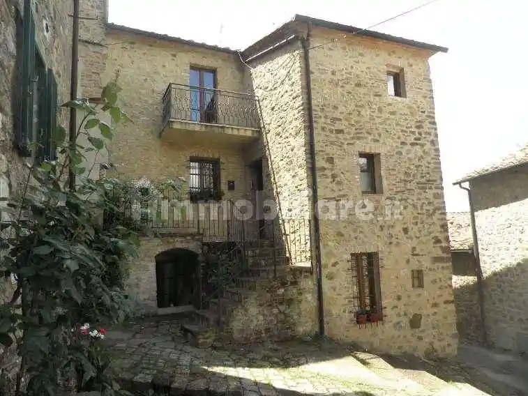 Appartamento in vendita a Chiusdino