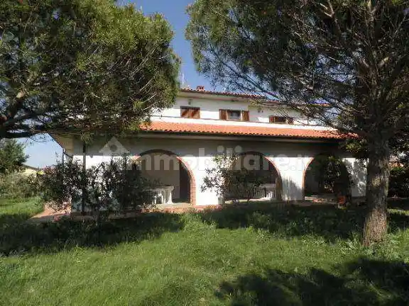 Villa in vendita a Cecina
