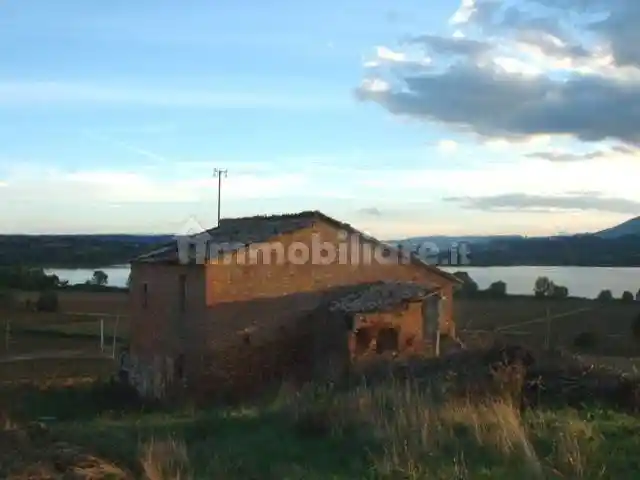 Rustico - Casale in vendita a Castiglione del Lago
