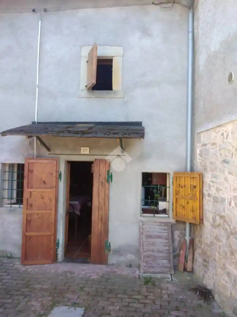 Rustico - Casale in vendita a Toano