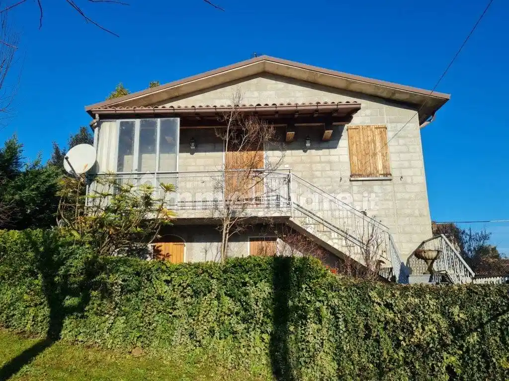 Villa in vendita a Santa Maria della Versa