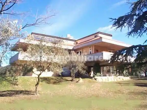 Villa in vendita a Castellina Marittima