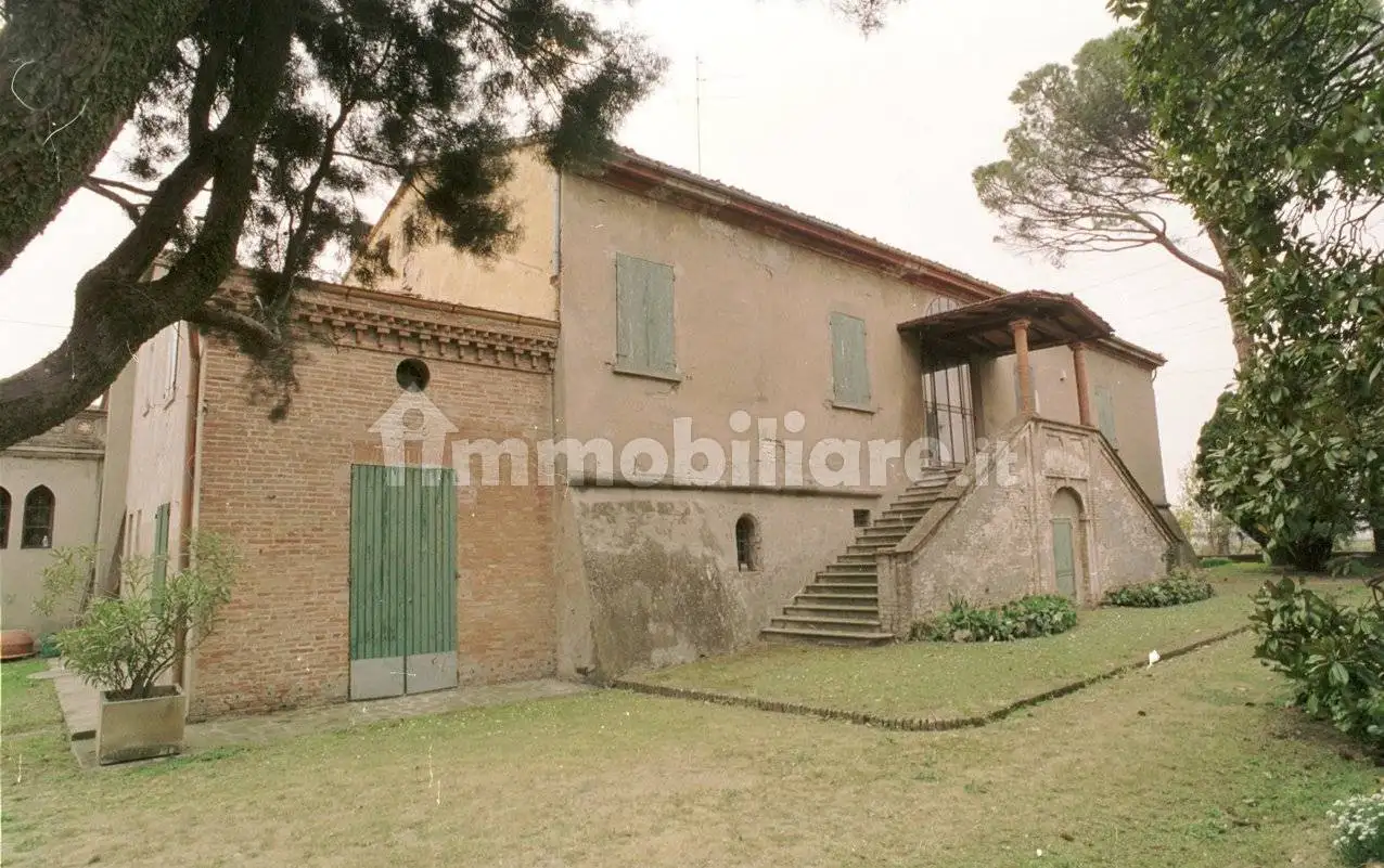 Villa in vendita a Imola