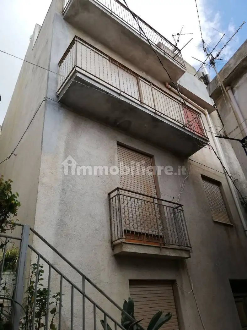 Casa indipendente in vendita a Frazzanò