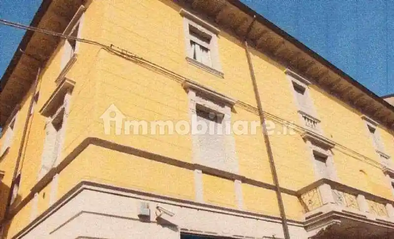 Palazzo - Edificio in vendita a Piacenza
