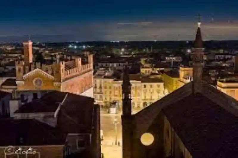 Casa indipendente in vendita a Piacenza