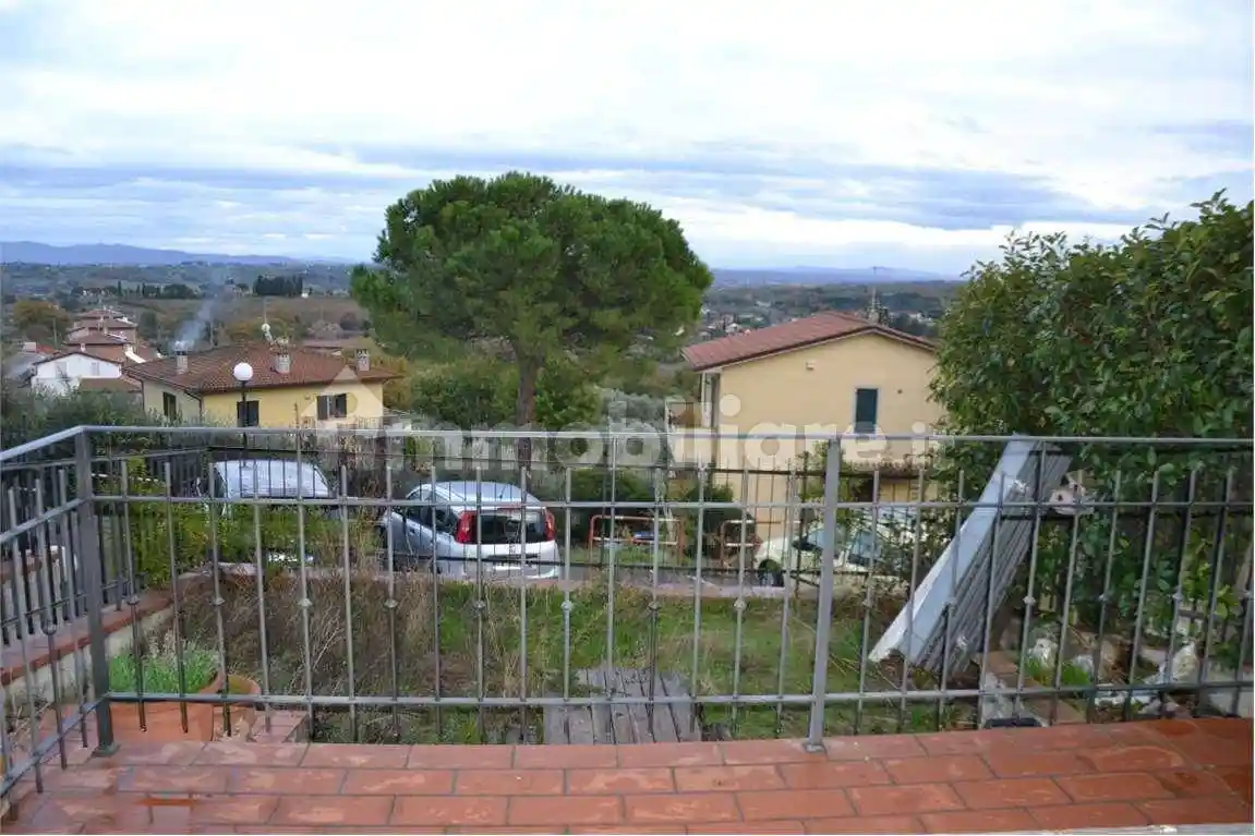 Appartamento in vendita a Lucignano