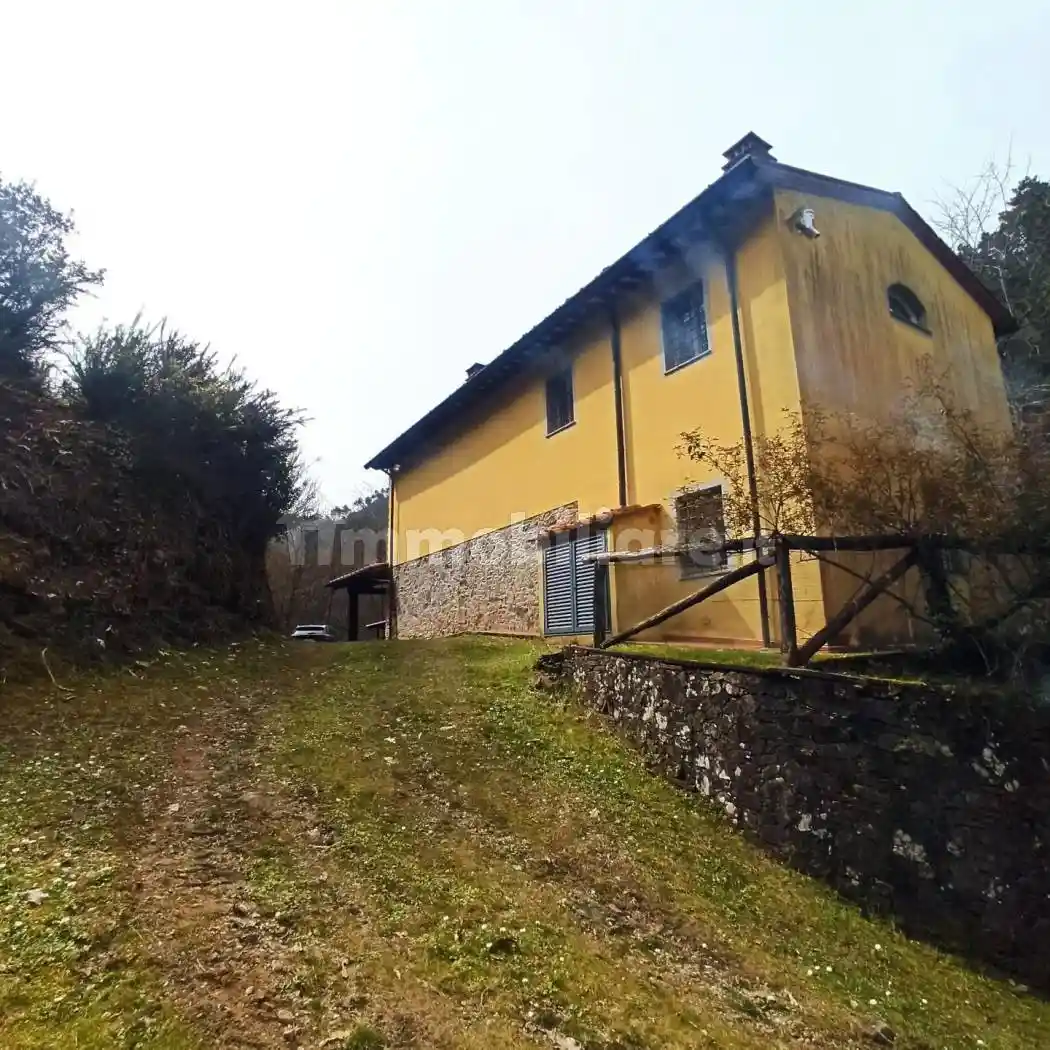 Rustico - Casale in vendita a Camaiore