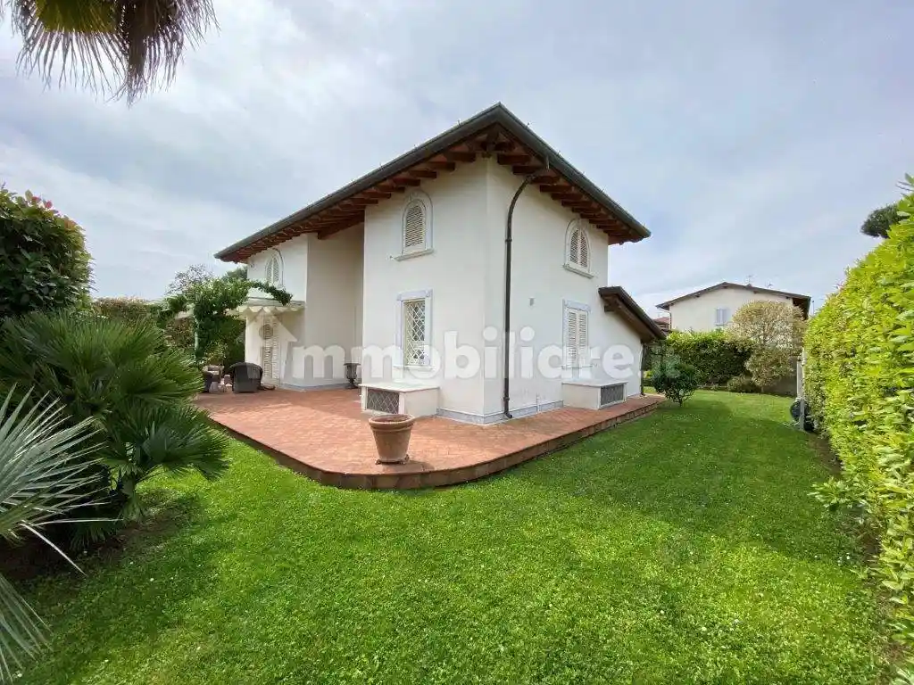 Villa in vendita a Pietrasanta