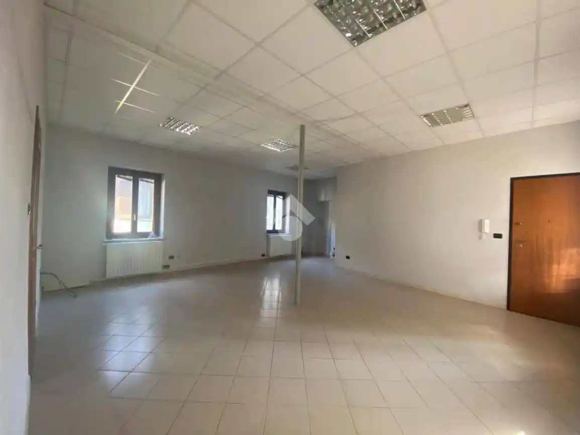 Quadrilocale via Guglielmo Marconi 3, Centro Storico, Chieri - foto 2