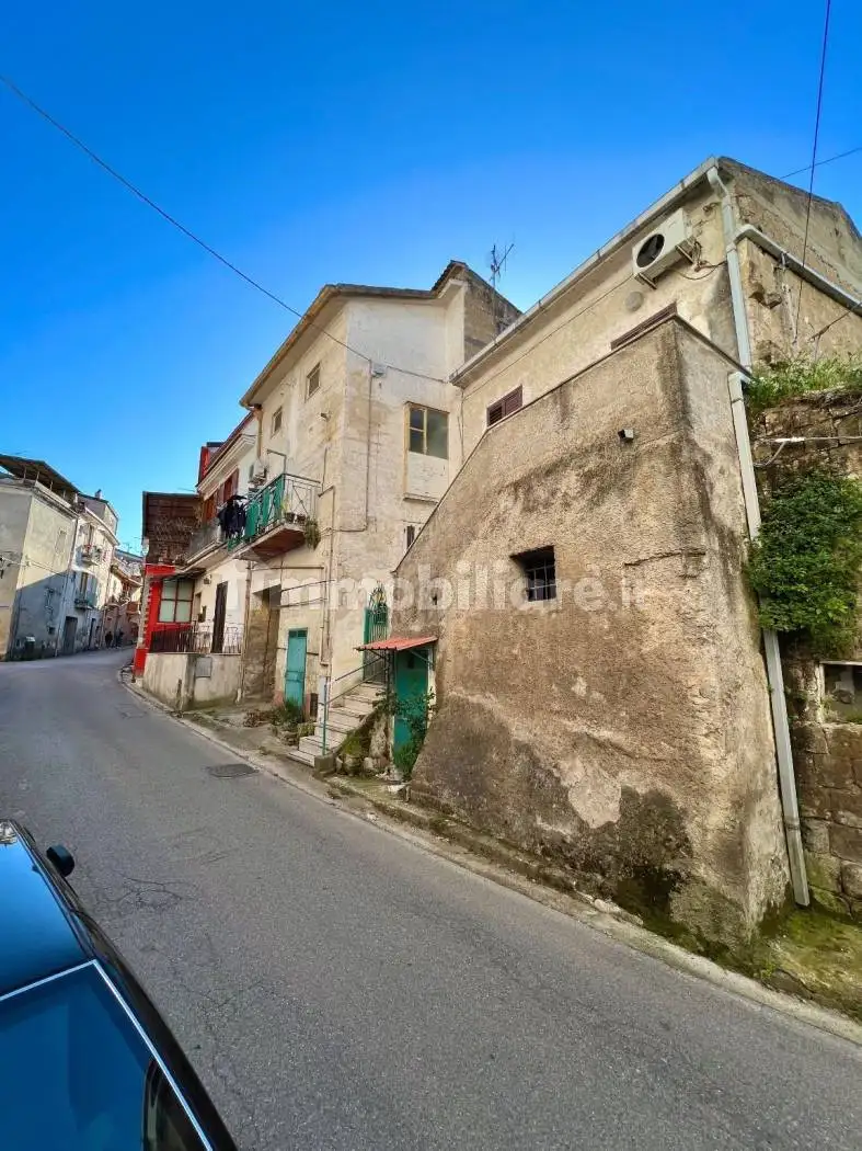 Terratetto unifamiliare via Roma, Centro, Castel Campagnano