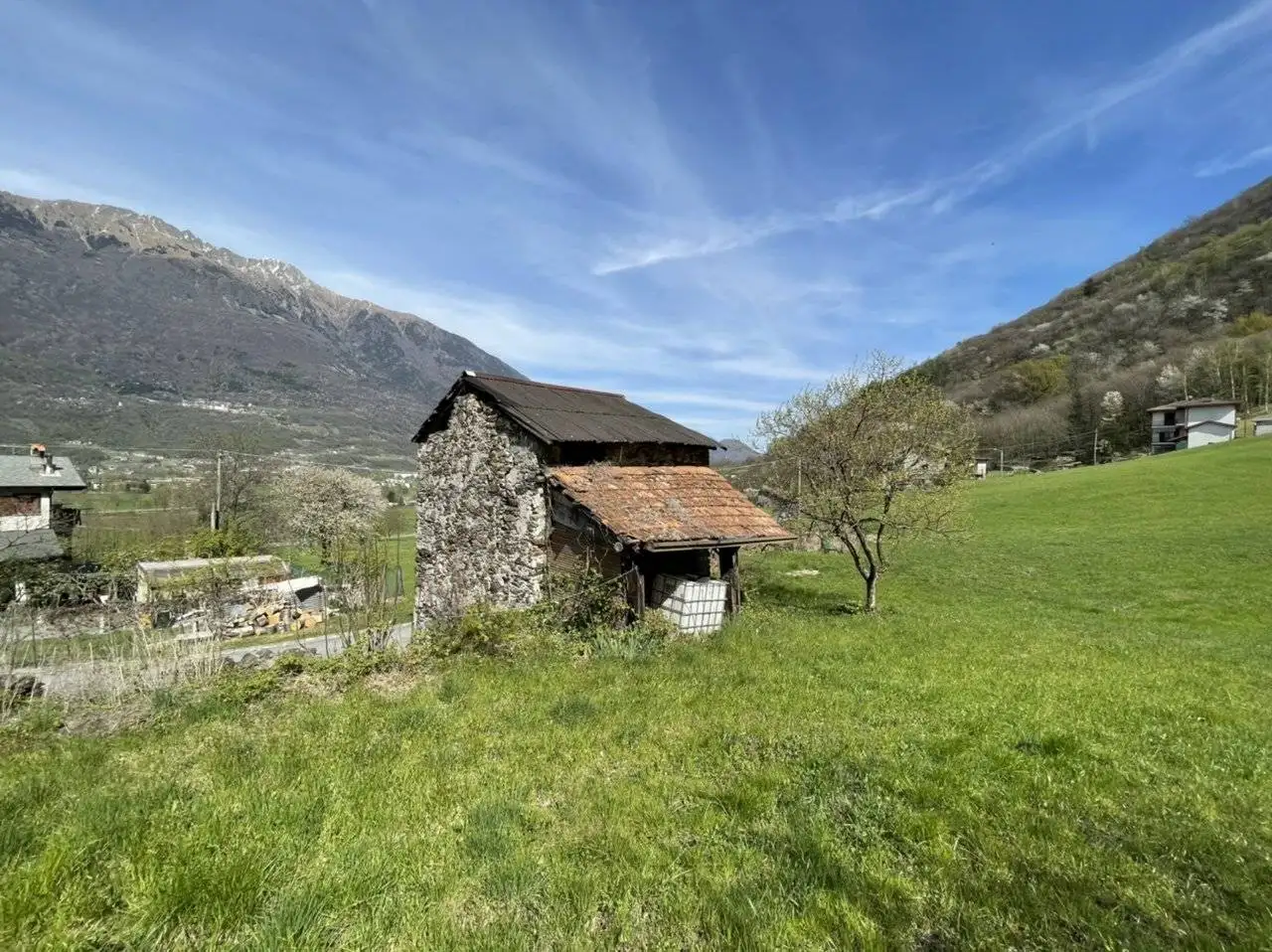 Rustico - Casale in vendita a Rogolo