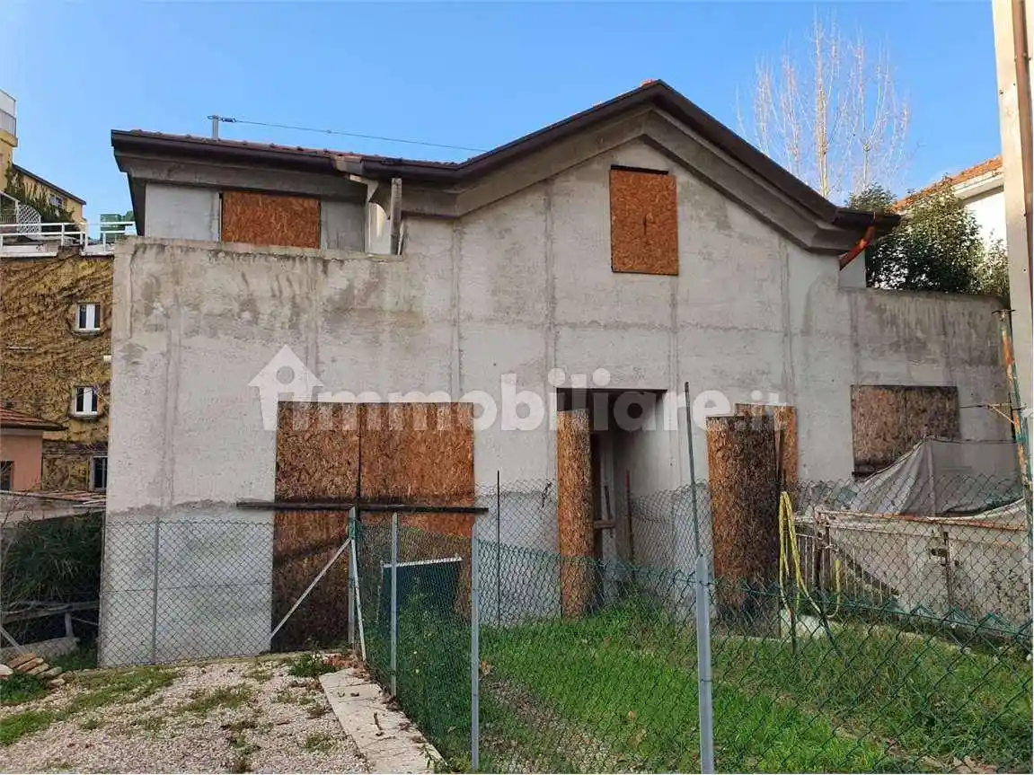 Casa indipendente in vendita a Cattolica