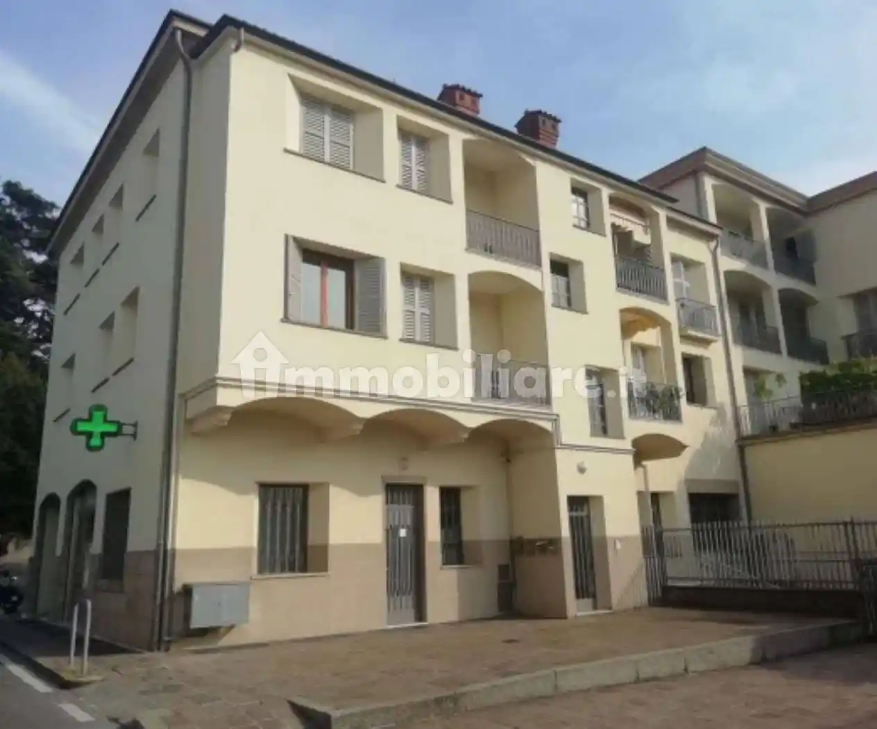 Palazzo - Edificio in vendita a Stezzano