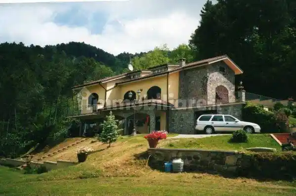 Villa in vendita a Riccò del Golfo di Spezia