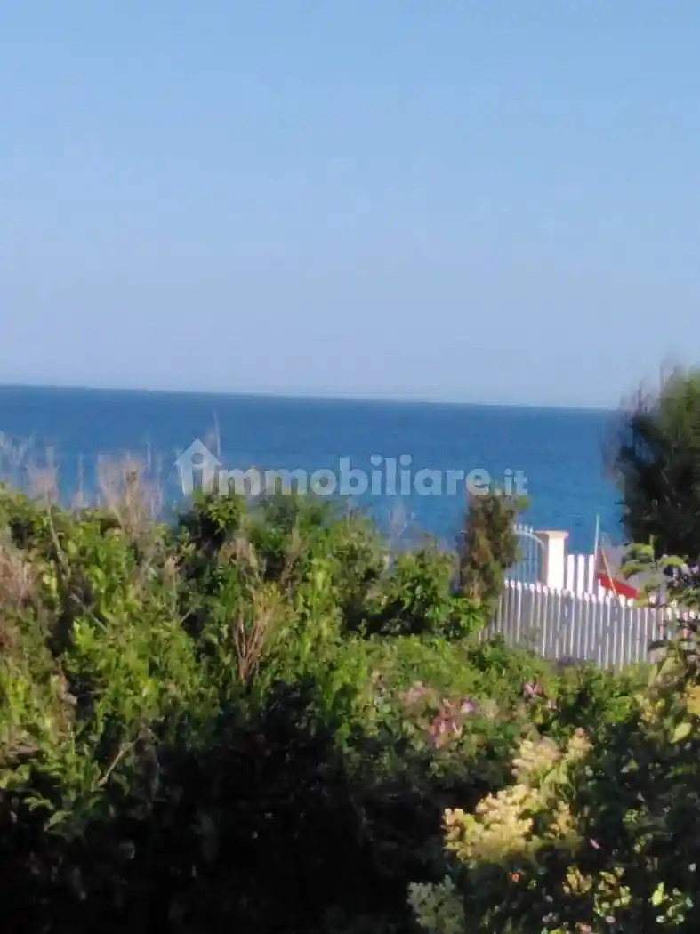 Appartamento in affitto a Monasterace