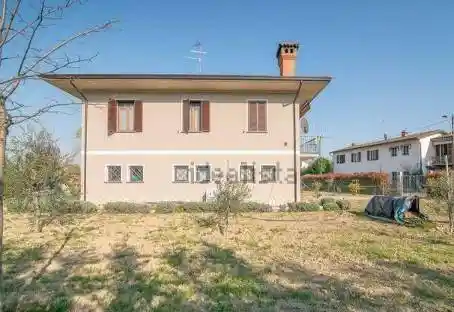 Villa in vendita a Stradella