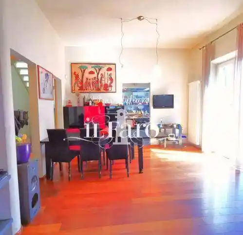 Villa in vendita a Cascina
