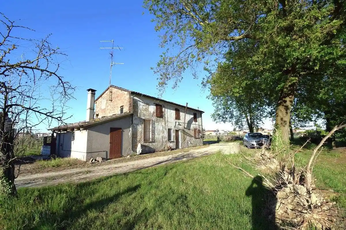 Rustico - Casale in vendita a Ravenna