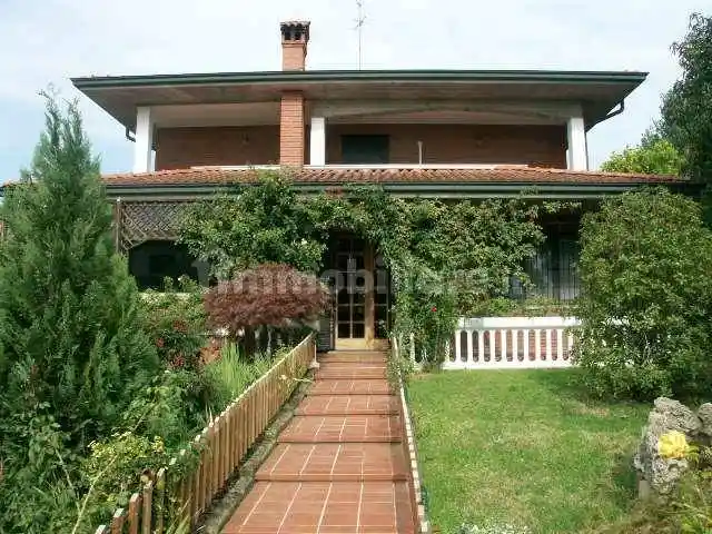 Villa in vendita a Cerro al Lambro