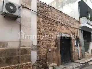 Palazzo - Edificio in vendita a Grumo Appula