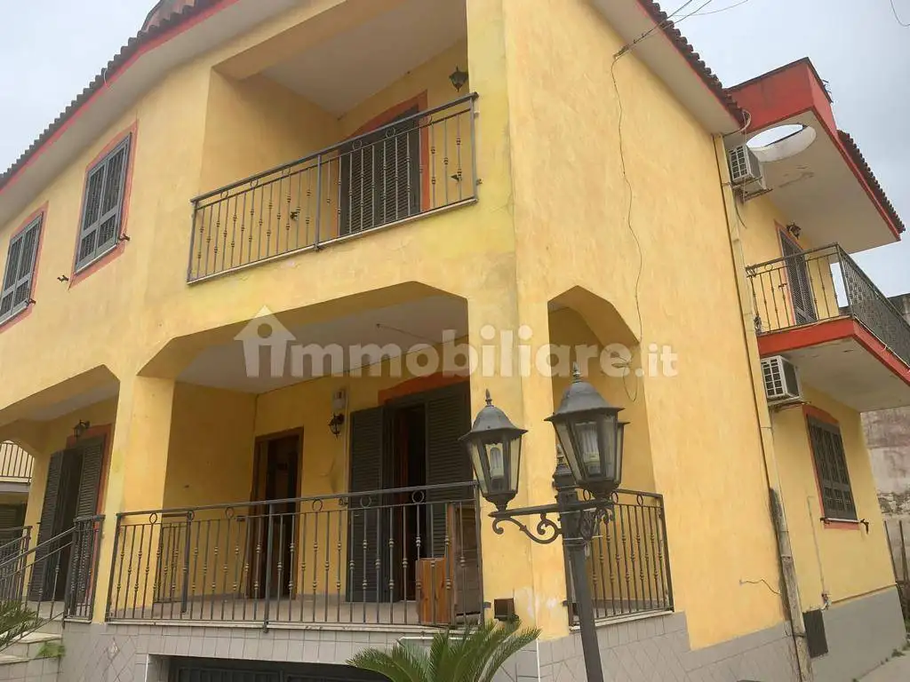 Villa in vendita a Giugliano in Campania