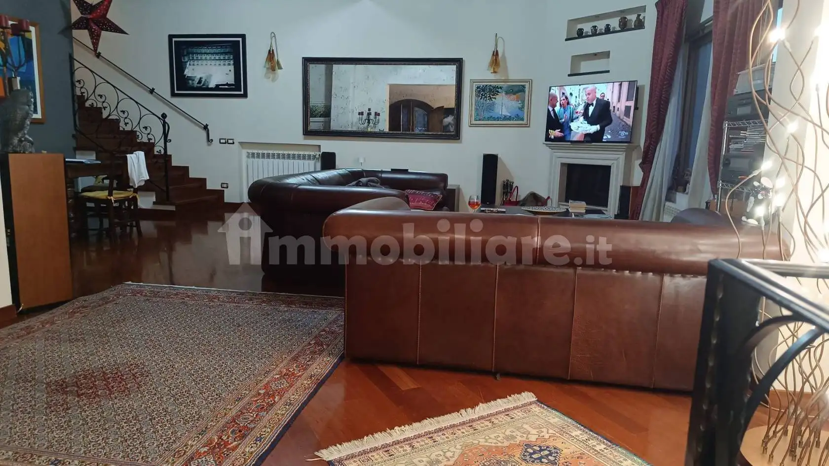 Villa plurifamiliare in vendita a Roma