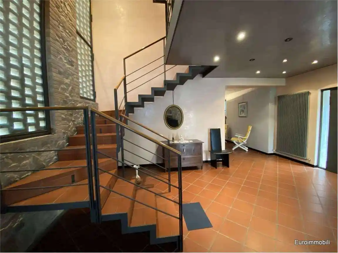 Villa in vendita a Traversetolo