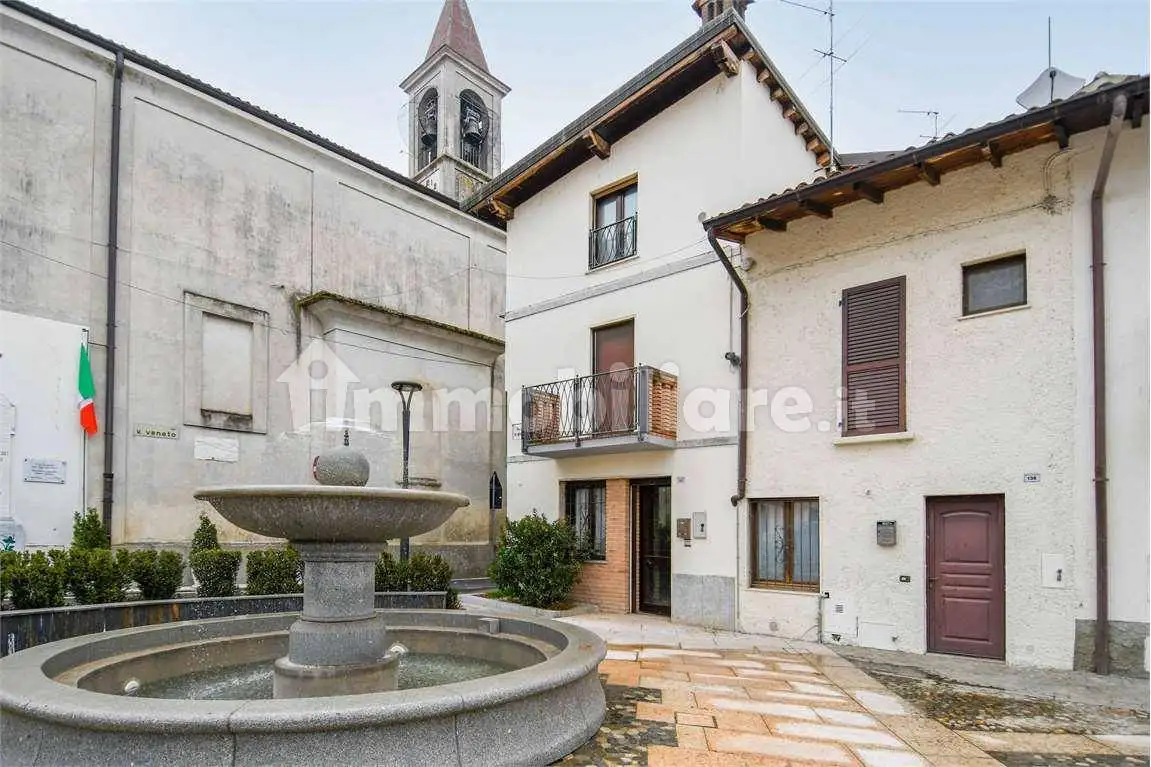 Casa indipendente in vendita a Barbata