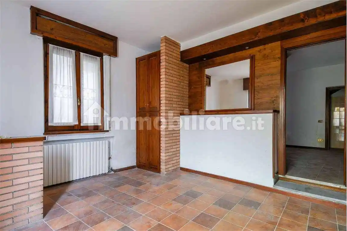 Terratetto plurifamiliare piazza Iv Novembre, 141, Centro, Barbata - foto 2