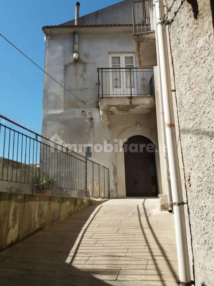 Casa indipendente in vendita a Gualtieri Sicaminò