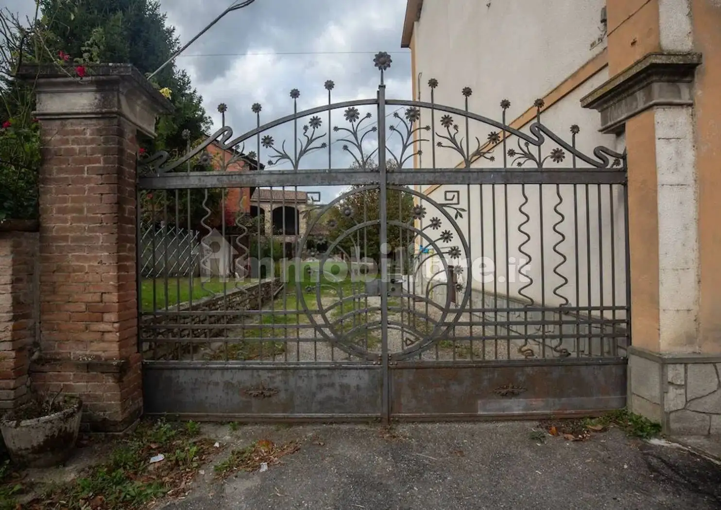 Villa in vendita a Momperone