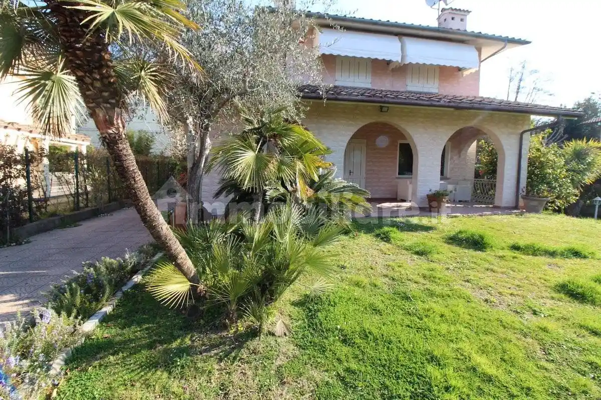 Villa in vendita a Forte dei Marmi