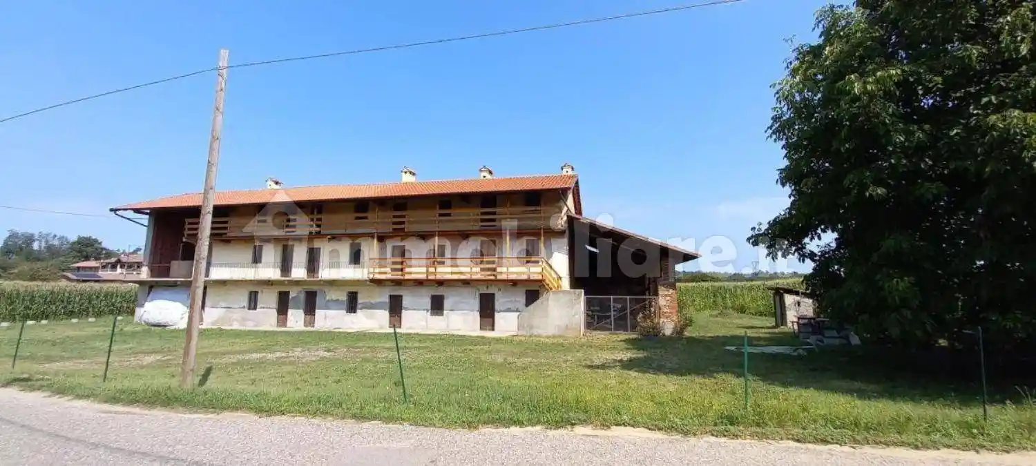 Rustico - Casale in vendita a Oleggio