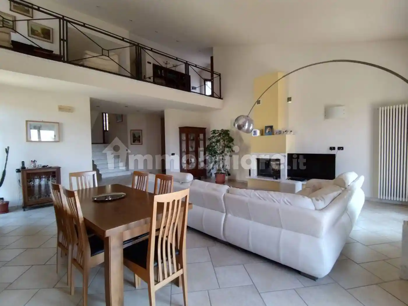 Villa in vendita a Luni