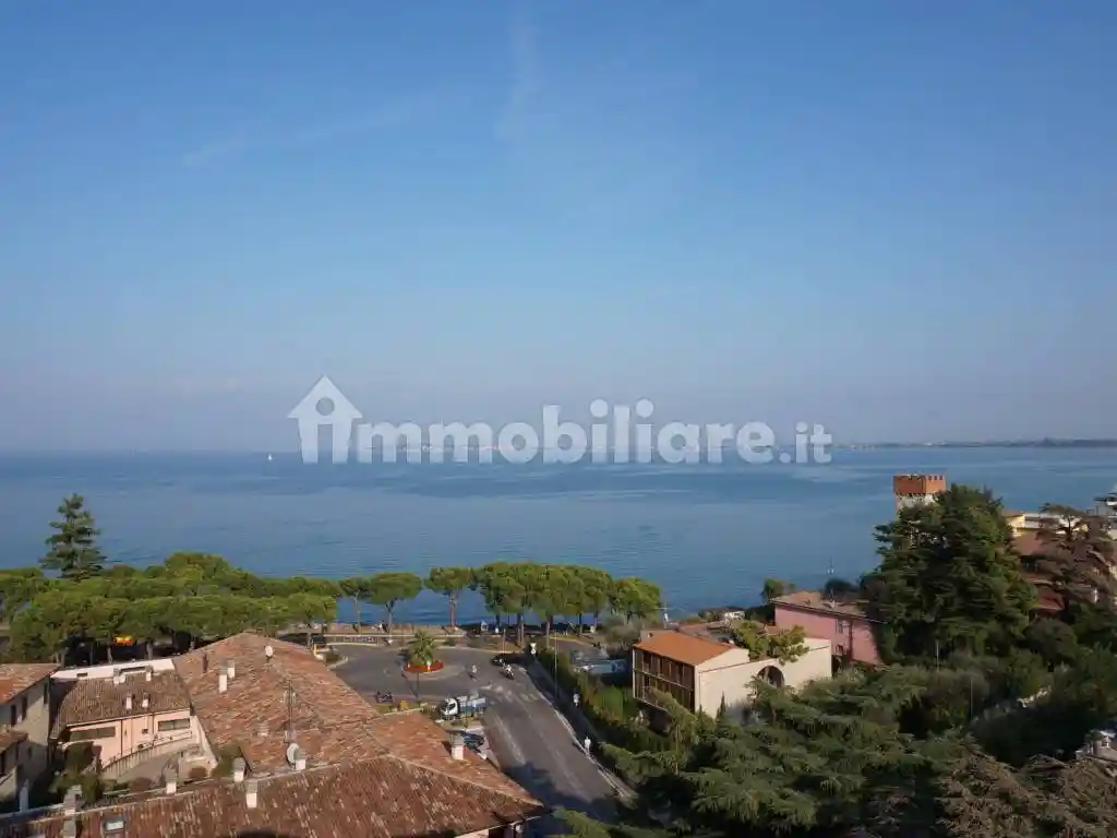 Appartamento in vendita a Desenzano del Garda