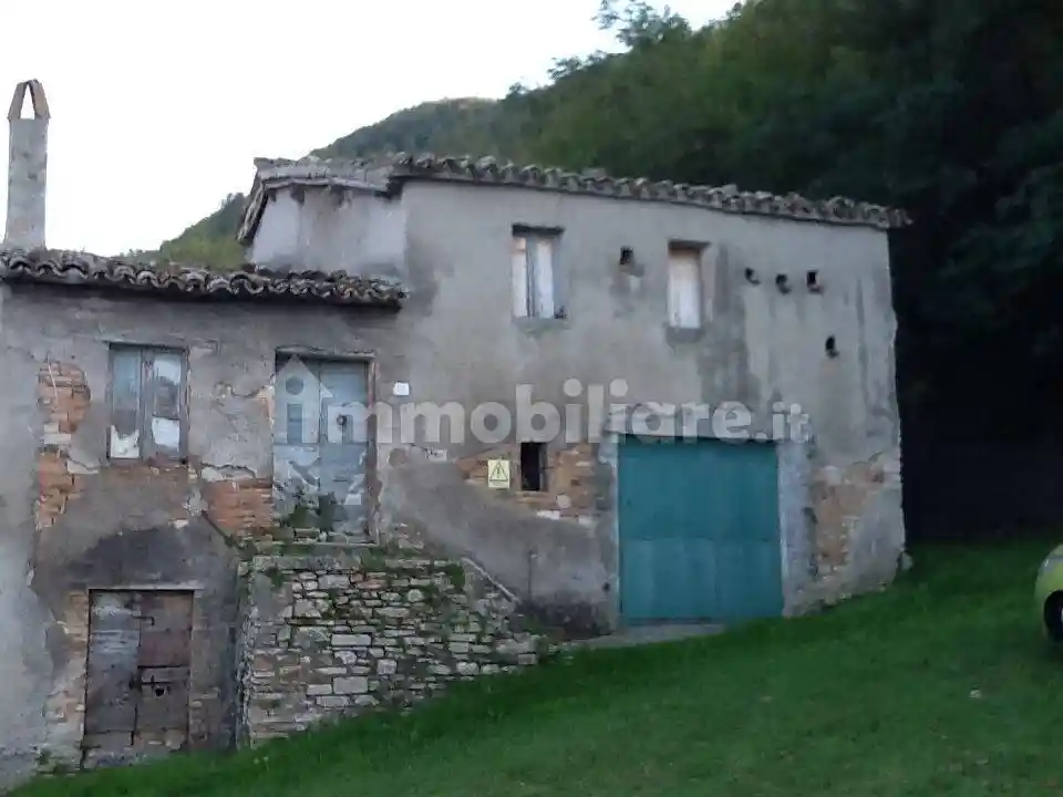 Rustico - Casale in vendita a Pergola