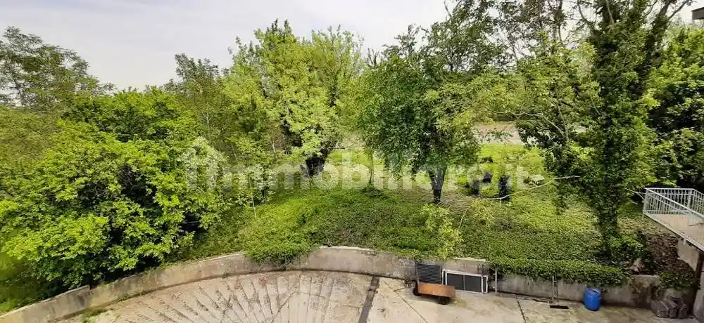 Palazzo - Edificio in vendita a Pontenure
