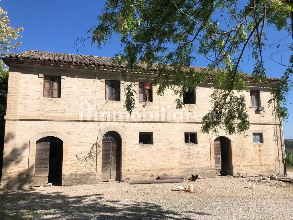 Palazzo - Edificio in vendita a Petritoli