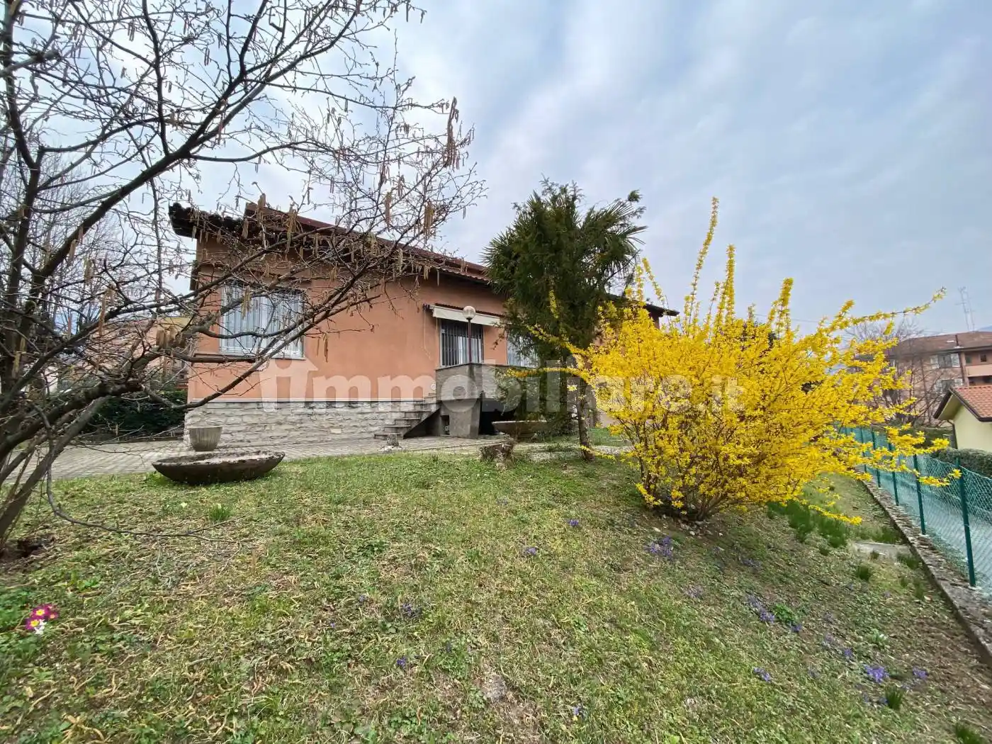 Villa in vendita a Erba